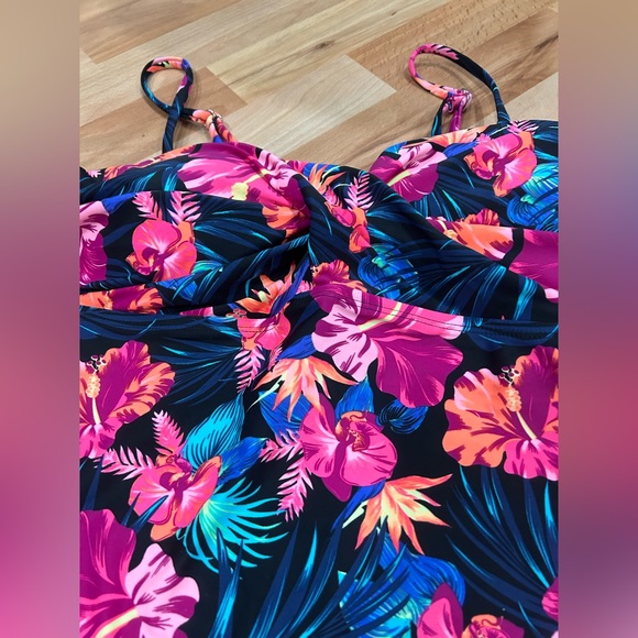 Floral bathing suit top - Picture 2 of 3